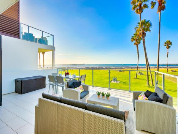 Beachfront Three Bedroom Rental Condo in Ocean Beach