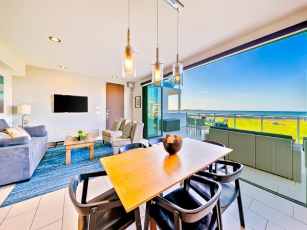 Beachfront Three Bedroom Rental Condo in Ocean Beach