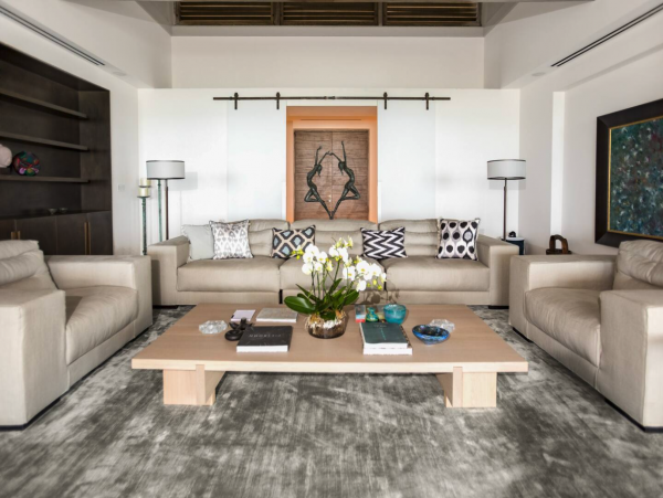 State of the Art 6 Bedroom Beachfront Villa