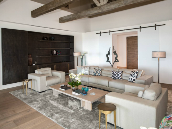 State of the Art 6 Bedroom Beachfront Villa