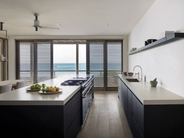 State of the Art 6 Bedroom Beachfront Villa