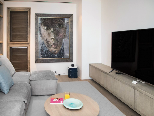 State of the Art 6 Bedroom Beachfront Villa
