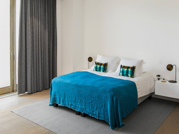 State of the Art 6 Bedroom Beachfront Villa