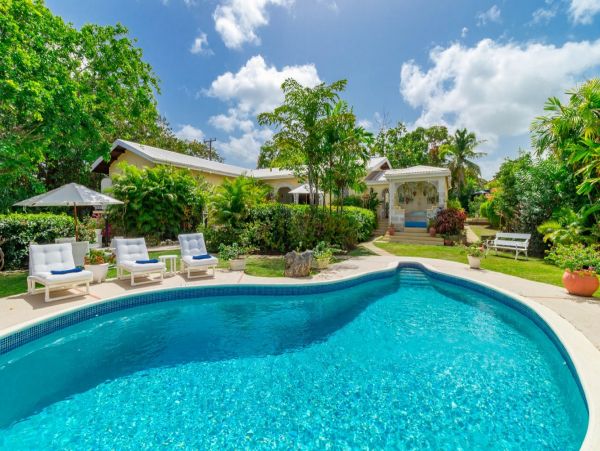Beautiful Four Bedroom Villa Private Pool & Spa in Barbados