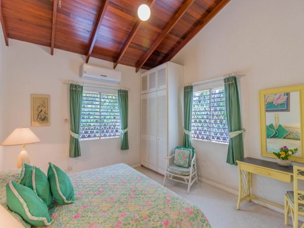Beautiful Four Bedroom Villa Private Pool & Spa in Barbados