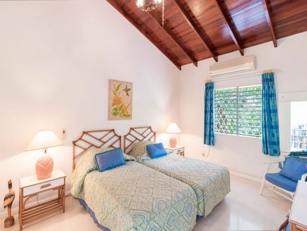 Beautiful Four Bedroom Villa Private Pool & Spa in Barbados