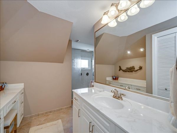Boca Grande Vacation Home Sleeps 6 Short Walk to the Beach