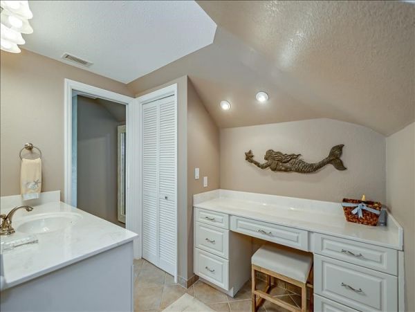 Boca Grande Vacation Home Sleeps 6 Short Walk to the Beach
