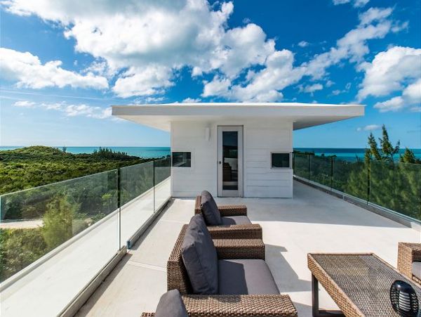 Bahamas Posh 6 Bedroom plus Loft Beachfront Estate with Private Pool