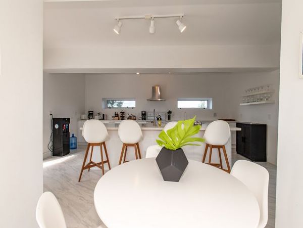 Bahamas Posh 6 Bedroom plus Loft Beachfront Estate with Private Pool