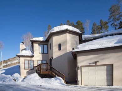 Vail Four Bedroom Mountain View Home with Private Hot Tub