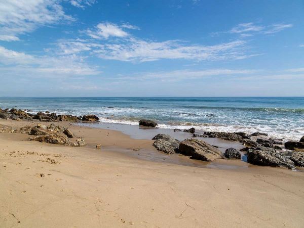Oceanfront Luxury Home with 3 Bedrooms in Malibu