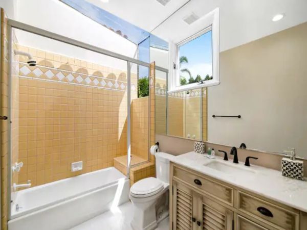 Luxury Malibu Estate Home - Sleeps 8 Guests