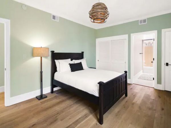 Luxury Malibu Estate Home - Sleeps 8 Guests
