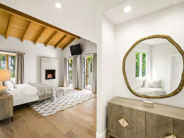 Luxury Malibu Estate Home - Sleeps 8 Guests