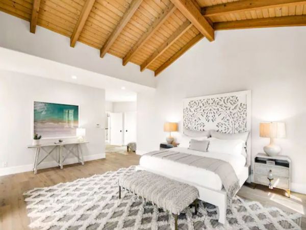 Luxury Malibu Estate Home - Sleeps 8 Guests
