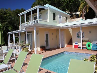 Tropical Peaceful 2 Bedroom + Den Home Great Klein Bay Views