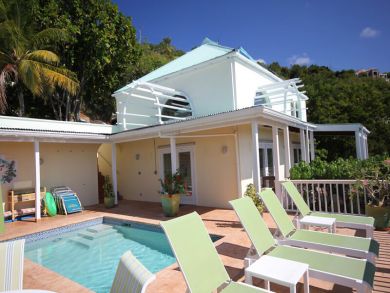 Tropical Peaceful 2 Bedroom + Den Home Great Klein Bay Views