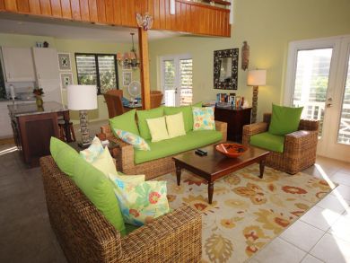 Tropical Peaceful 2 Bedroom + Den Home Great Klein Bay Views