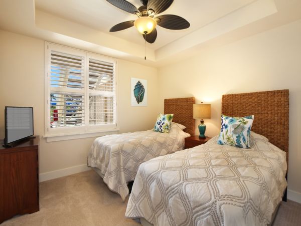 Modern Island Escape with Resort Amenities - Walk to Beaches