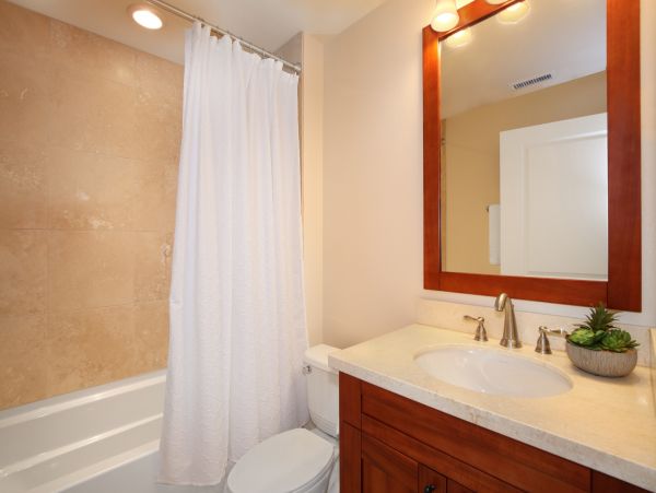 Modern Island Escape with Resort Amenities - Walk to Beaches