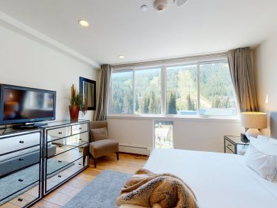 Ski In Ski Out Vail Vacation Condo Sleeps 8 Guests
