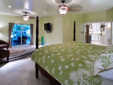 Oceanfront Four Bedroom Beach. Rental Home in Cayman Islands