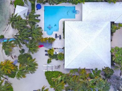 Oceanfront Four Bedroom Beach. Rental Home in Cayman Islands
