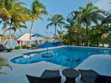 Oceanfront Four Bedroom Beach. Rental Home in Cayman Islands