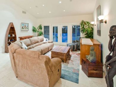 Oceanfront Four Bedroom Beach. Rental Home in Cayman Islands