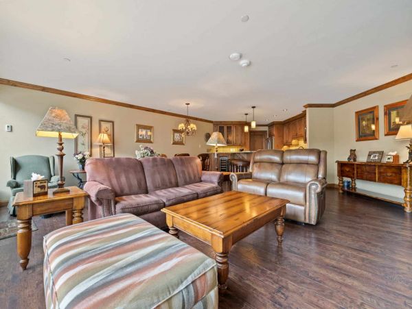 Luxury Vail Vacation Residence Sleeps 5 Walk to Lifts