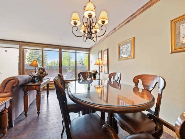 Luxury Vail Vacation Residence Sleeps 5 Walk to Lifts