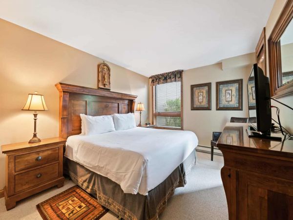 Luxury Vail Vacation Residence Sleeps 5 Walk to Lifts