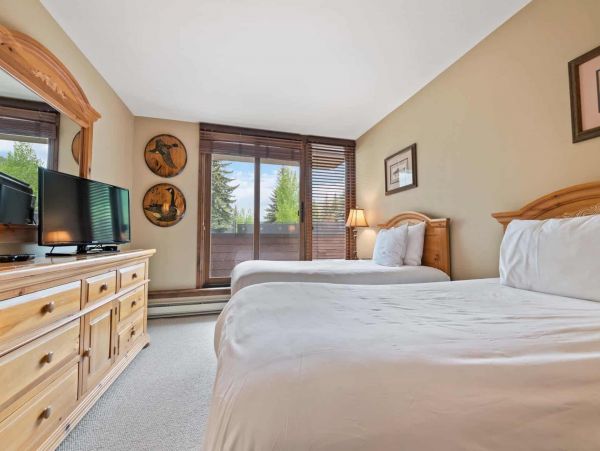 Luxury Vail Vacation Residence Sleeps 5 Walk to Lifts