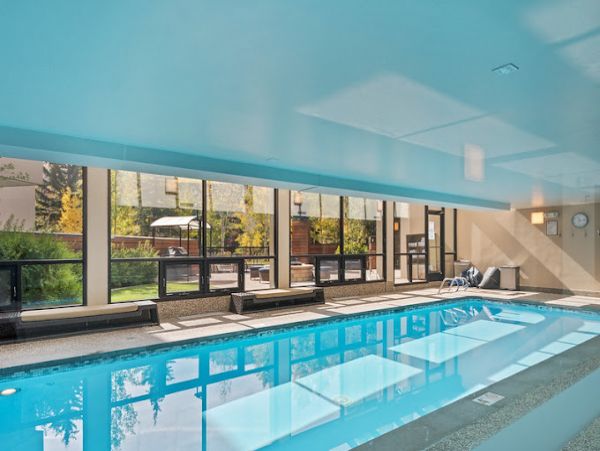 Luxury Vail Vacation Residence Sleeps 5 Walk to Lifts