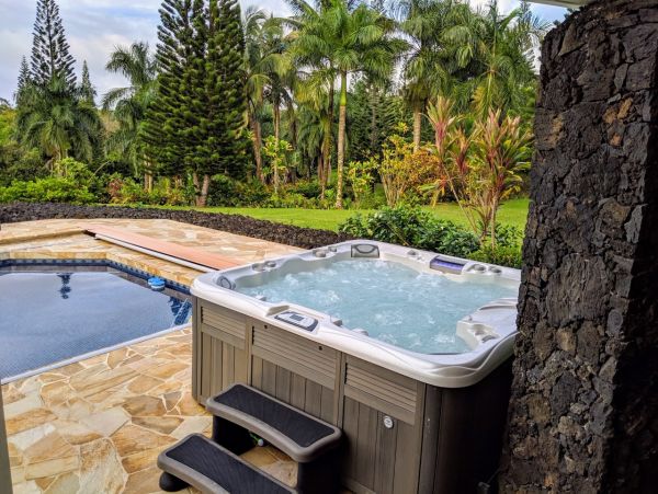 Stunning Hana Vacation Home Plus Cottage Sleeps 10 Guests
