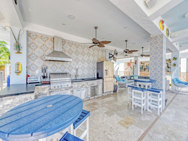 Luxurious 4-Bedroom Retreat in Marathon - Private Pool & Dock