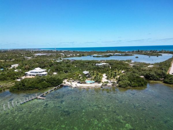 Florida Keys Vacation Rental - Gulf Front Retreat with Pool, Dock & Concierge Services