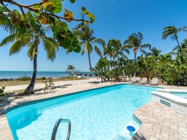 Florida Keys Vacation Rental - Gulf Front Retreat with Pool, Dock & Concierge Services