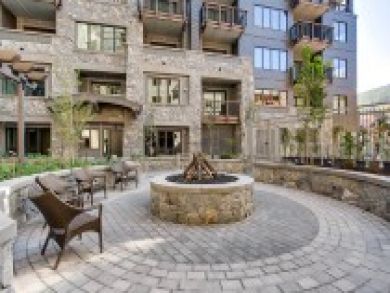 Two Bedroom Vail Vacation Condo Sleeps 6 Guests Walk to Lift