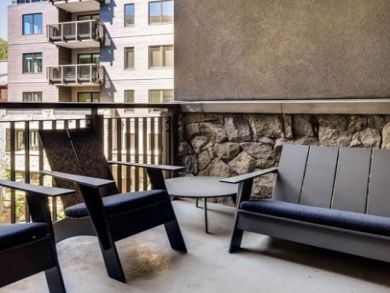Vail Vacation Condo Sleeps 6 Walk to Lifts, Mountain Views
