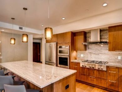 Vail Vacation Condo Sleeps 6 Walk to Lifts, Mountain Views