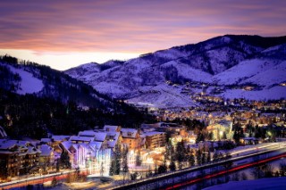 Vail Vacation Condo Sleeps 6 Walk to Lifts, Mountain Views