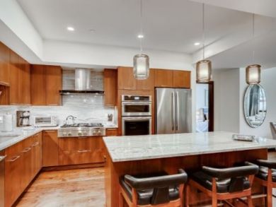 Vail Vacation Condo Sleeps 6 Mountain Views & Walk to Lifts
