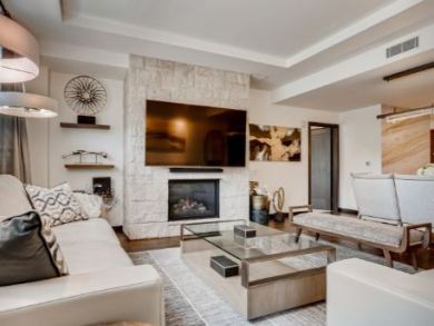 Vail Vacation Condo Sleeps 6 Mountain Views & Walk to Lifts