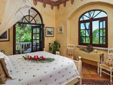 Private Home Tucked into Lush Forrest