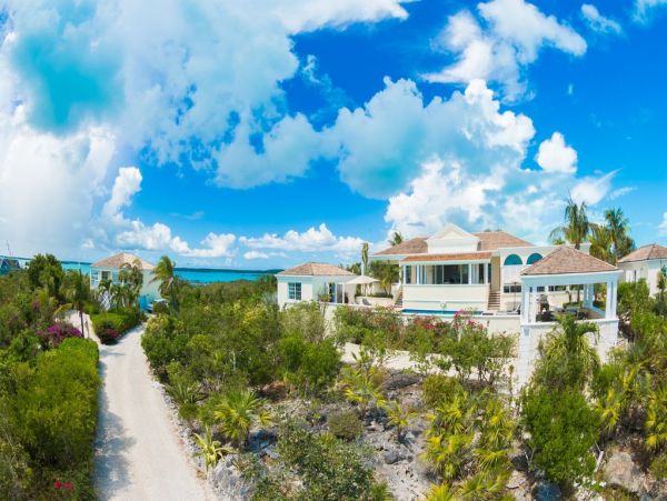 Turks & Caicos Vacation Villa Sleeps Ten Guests Ocean Views