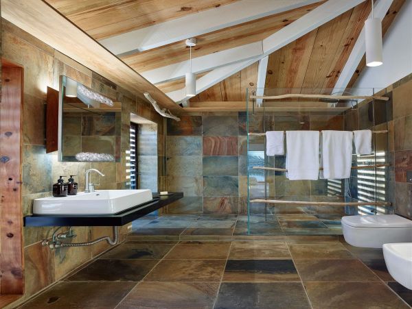 Brand New Beachfront Estate in Thompson Cove