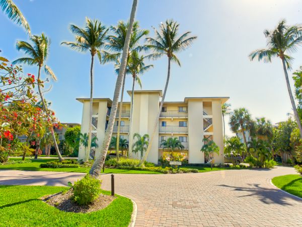 Newly Remodeled Gulf Front Luxury Sanibel Island Vacation Condo