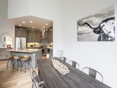 Ski In/Ski Out 5 Bedroom Townhome